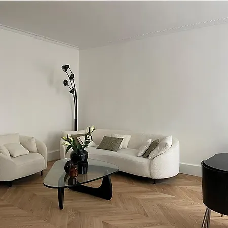 Apartment Trois Pieces Refait A Neuf *